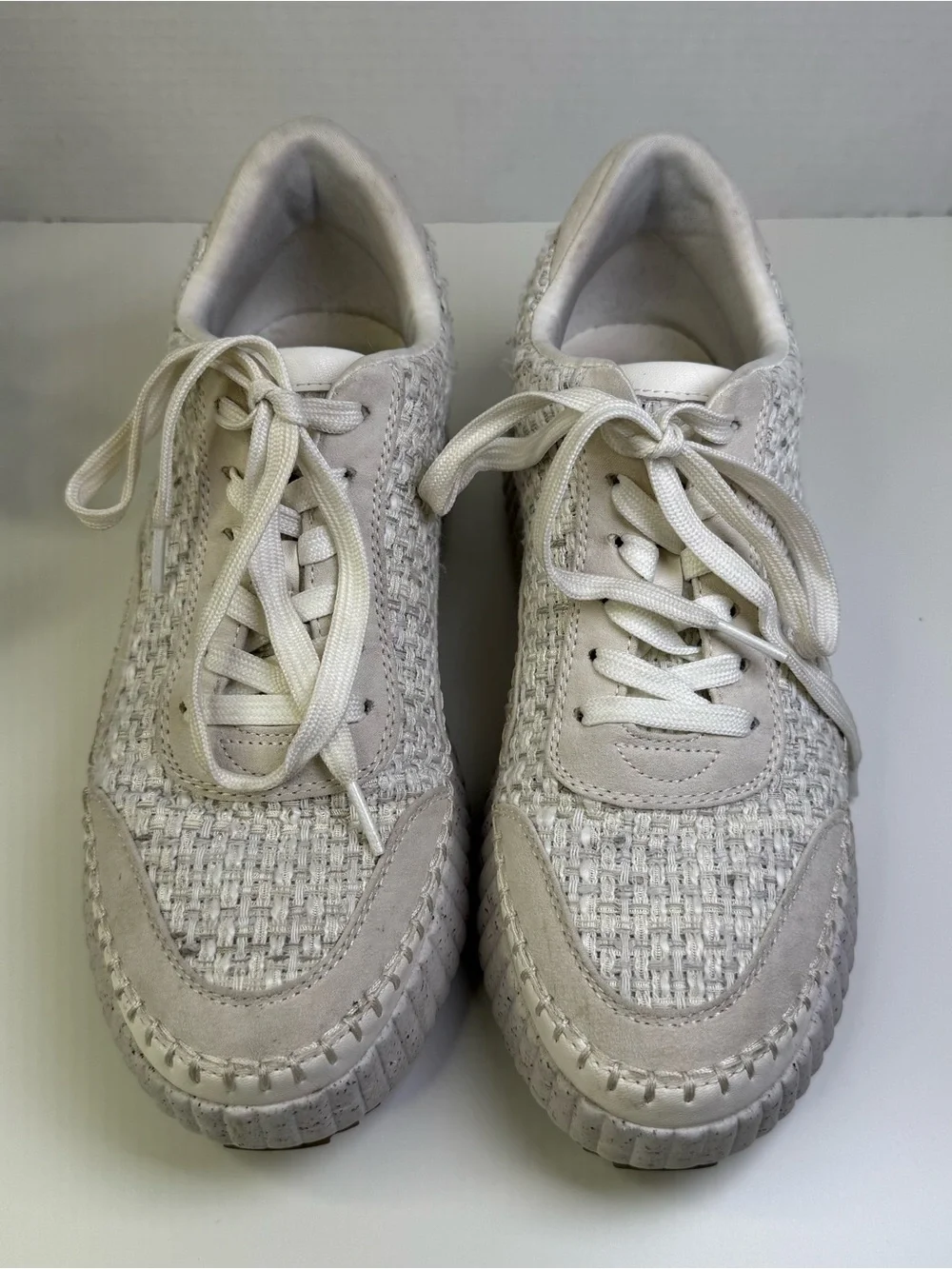 Universal Thread platform sneakers